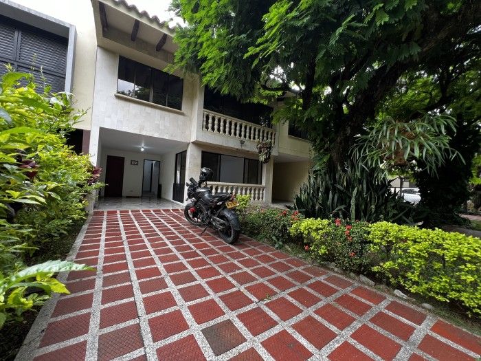 Casa en venta Valle Del Cauca Cali El Gran Limonar - Cataya 553 m2 Habitaciones 4 Baños 5 Garajes 2 Precio $750000000