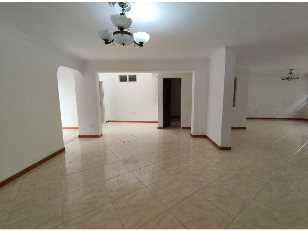 Casa en arriendo Antioquia Medellín Bolivariana 200 m2 Habitaciones 3 Baños 3 Garajes 0 Precio $5500000