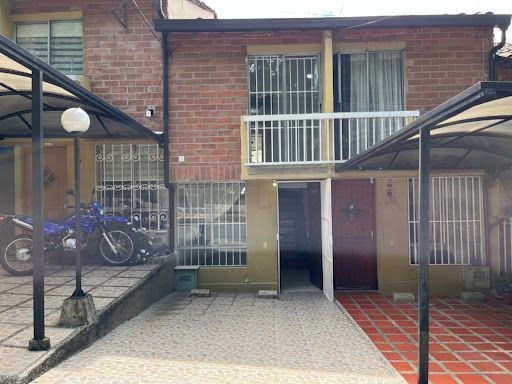 Casa en venta Antioquia Medellín Miraflores 90 m2 Habitaciones 5 Baños 3 Garajes 1 Precio $550000000