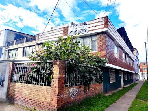 Casa en venta Cundinamarca Bogotá El Laurel 350 m2 Habitaciones 7 Baños 4 Garajes 2 Precio $980000000