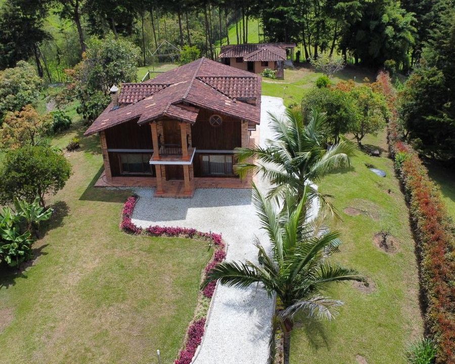 Casa en arriendo Antioquia Rionegro El Porvenir 240 m2 Habitaciones 3 Baños 2 Garajes 2 Precio $10000000