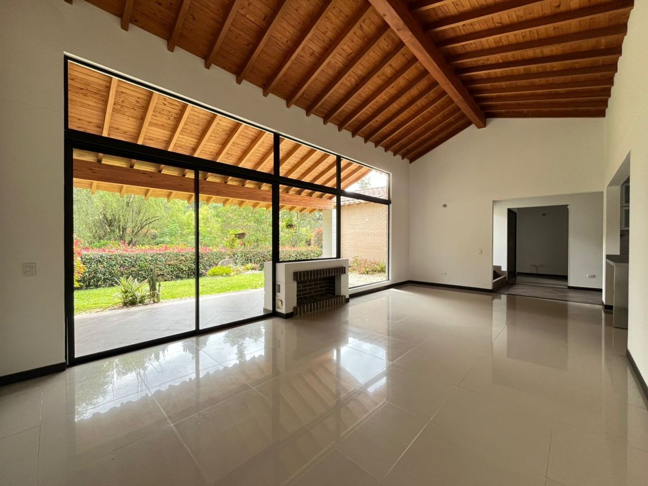 Casa en arriendo Antioquia El Retiro Asd 200 m2 Habitaciones 3 Baños 4 Garajes 4 Precio $9800000