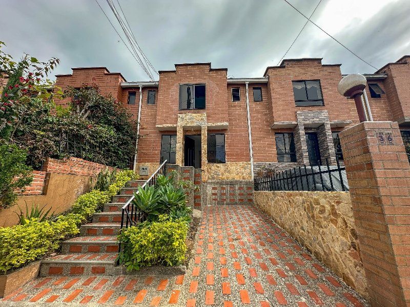 Casa en arriendo Antioquia Medellín Urbanizacion Villa Flora 85 m2 Habitaciones 3 Baños 2 Garajes 1 Precio $3000000