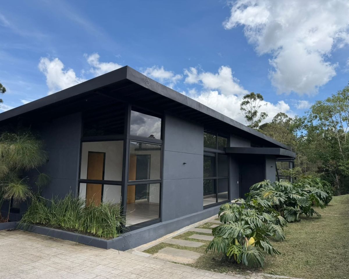 Casa Campestre en arriendo Antioquia Rionegro El Porvenir 240 m2 Habitaciones 4 Baños 4 Garajes 3 Precio $8000000