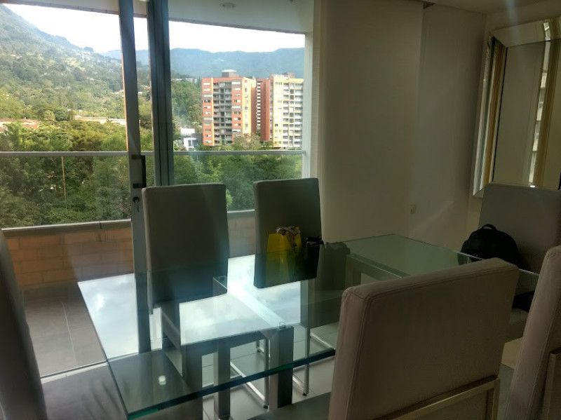 Apartamento en arriendo Antioquia Envigado El Chocho 101 m2 Habitaciones 3 Baños 3 Garajes 2 Precio $5500000