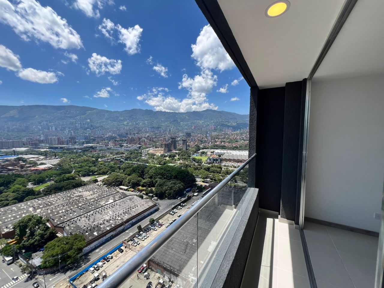 Apartamento en arriendo Antioquia Itagüí Zona Industrial 1 70 m2 Habitaciones 3 Baños 2 Garajes 0 Precio $3300000