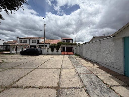 Casa en venta Cundinamarca Bogotá Prado Veraniego Sur 235 m2 Habitaciones 4 Baños 3 Garajes 6 Precio $1100000000