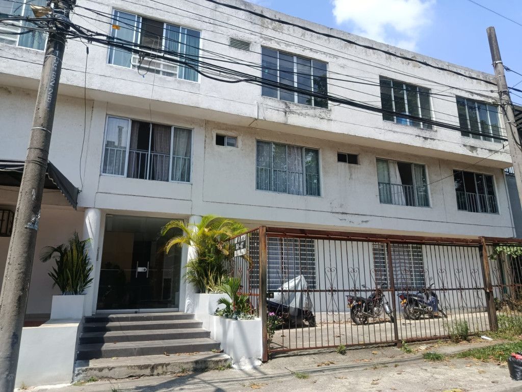 Apartamento en arriendo Valle Del Cauca Cali El Bosque 0 m2 Habitaciones 2 Baños 1 Garajes 0 Precio $1350000