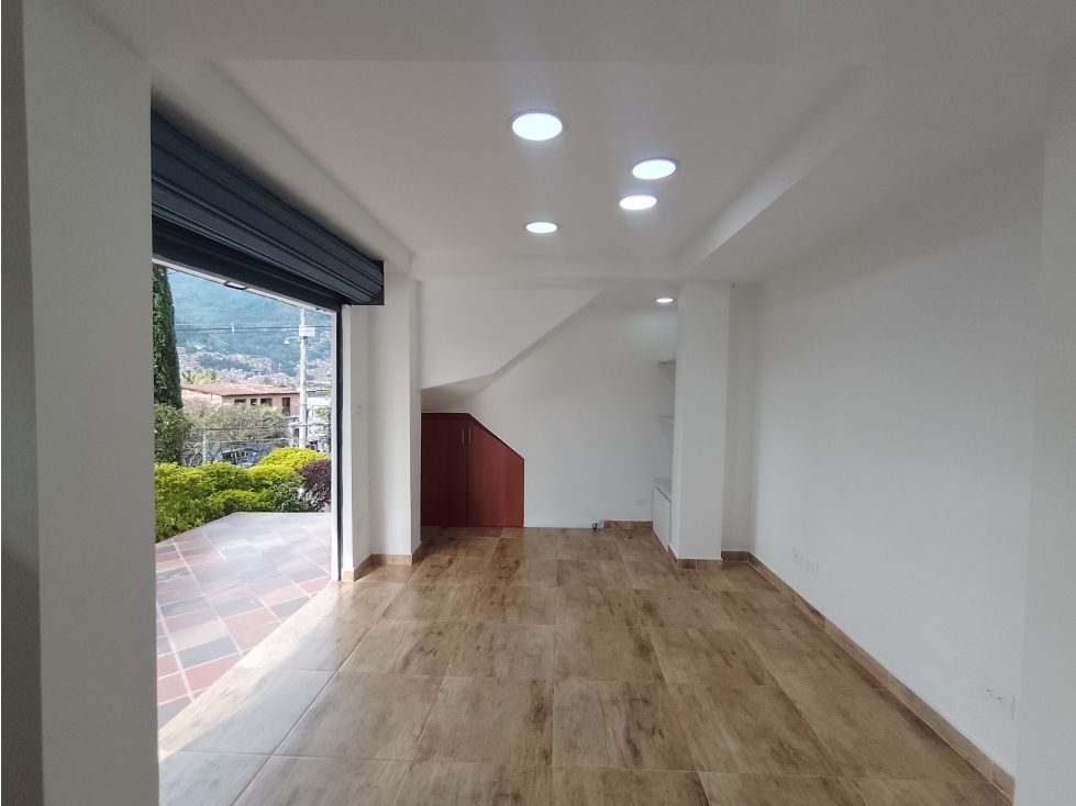 Local en arriendo Antioquia Medellín Bombona No2 20 m2 Habitaciones 0 Baños 1 Garajes 0 Precio $950000