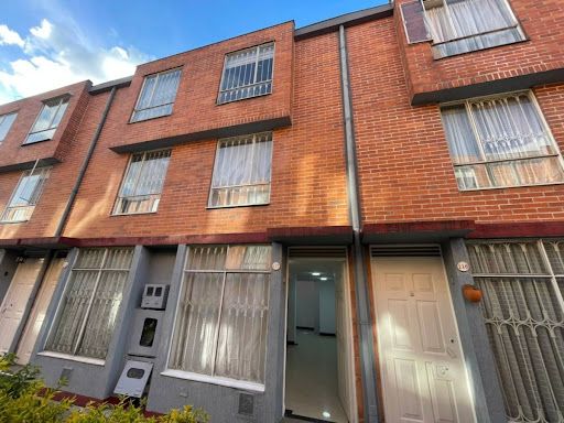 Casa en venta Cundinamarca Bogotá Cr Jardines De Alsacia 74 m2 Habitaciones 3 Baños 2 Garajes 0 Precio $410000000