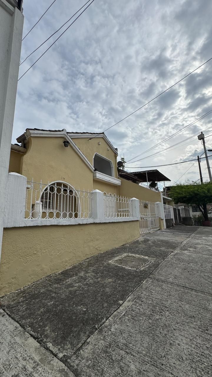 Casa en venta Valle Del Cauca Cali San Cayetano 197 m2 Habitaciones 4 Baños 3 Garajes 2 Precio $950000000