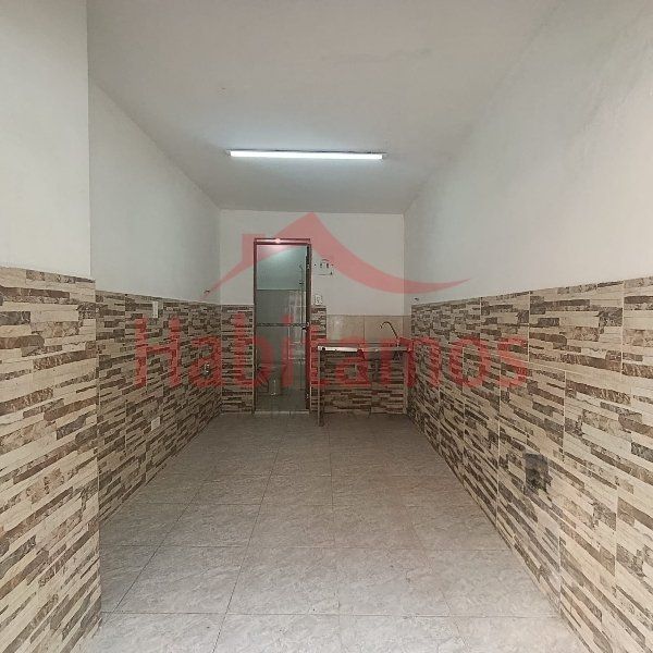 Local en arriendo Antioquia Envigado San José 13 m2 Habitaciones 0 Baños 1 Garajes 0 Precio $1200000