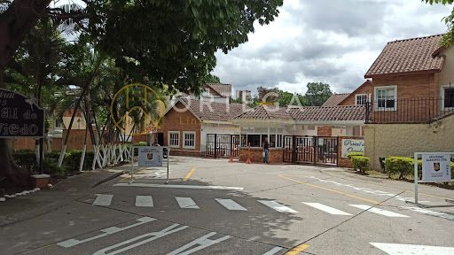 Casa en arriendo Santander Floridablanca Ub Portal De Oviedo 190 m2 Habitaciones 4 Baños 4 Garajes 2 Precio $3899000