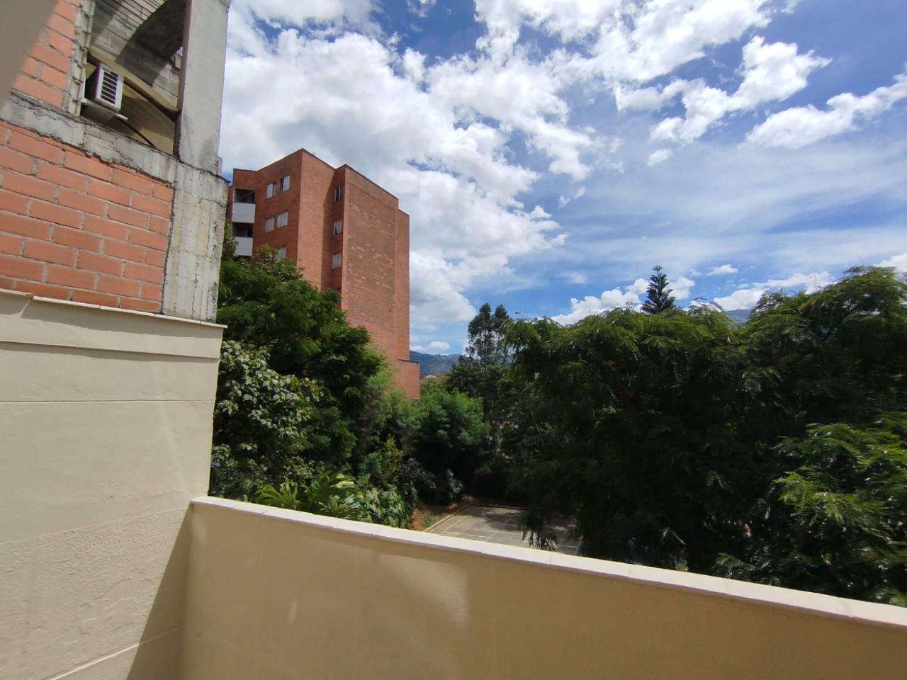 Casa en arriendo Antioquia Bello Andalucía 160 m2 Habitaciones 3 Baños 3 Garajes 1 Precio $2500000