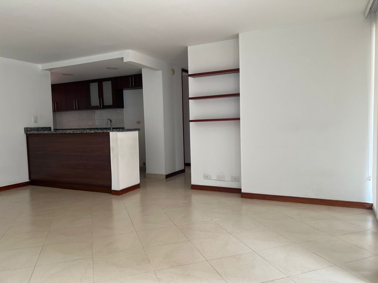 Apartamento en arriendo Antioquia Envigado Asd 86 m2 Habitaciones 3 Baños 3 Garajes 1 Precio $3850000