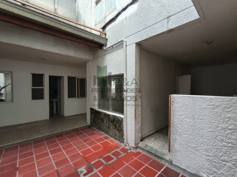 Casa en arriendo Antioquia Medellín Las Playas 200 m2 Habitaciones 5 Baños 3 Garajes 0 Precio $4000000