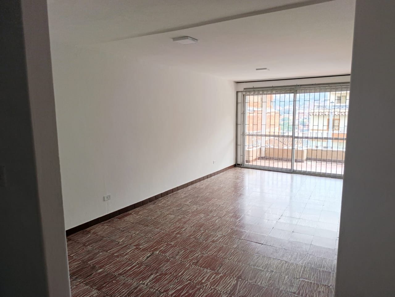 Apartamento en arriendo Antioquia Medellín Buenos Aires 150 m2 Habitaciones 4 Baños 2 Garajes 0 Precio $2200000