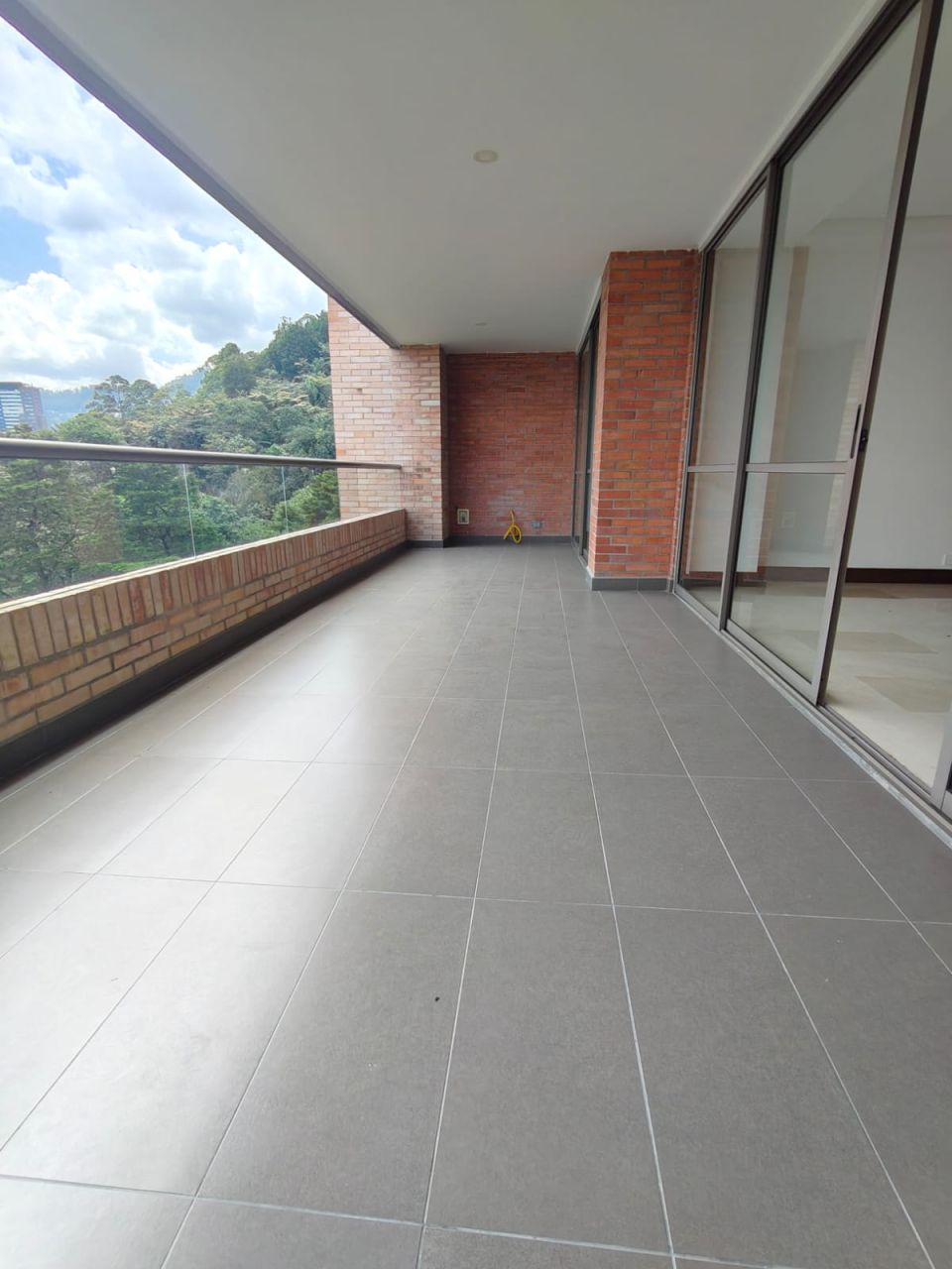 Apartamento en arriendo Antioquia Medellín El Tesoro 240 m2 Habitaciones 3 Baños 3 Garajes 2 Precio $13000000