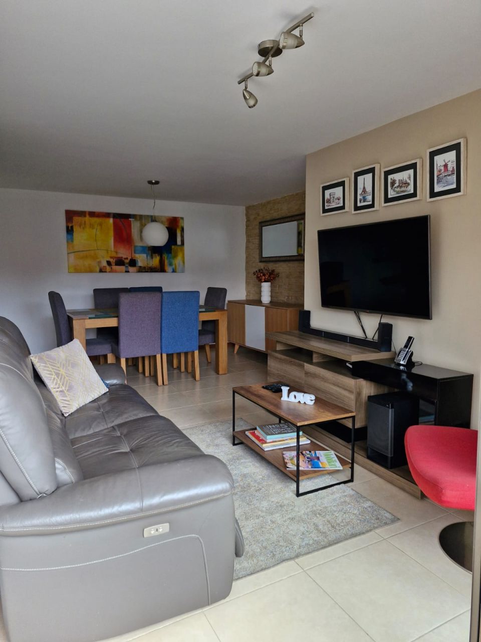Apartamento en arriendo Antioquia Medellín Loma De Los Bernal 70 m2 Habitaciones 3 Baños 2 Garajes 1 Precio $3800000