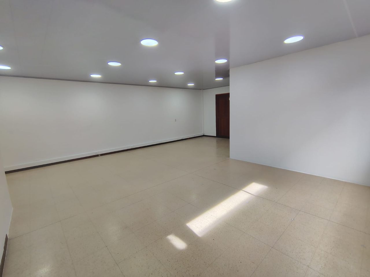 Oficina en venta Antioquia Medellín Cristo Rey 107 m2 Habitaciones 0 Baños 1 Garajes 0 Precio $760000000
