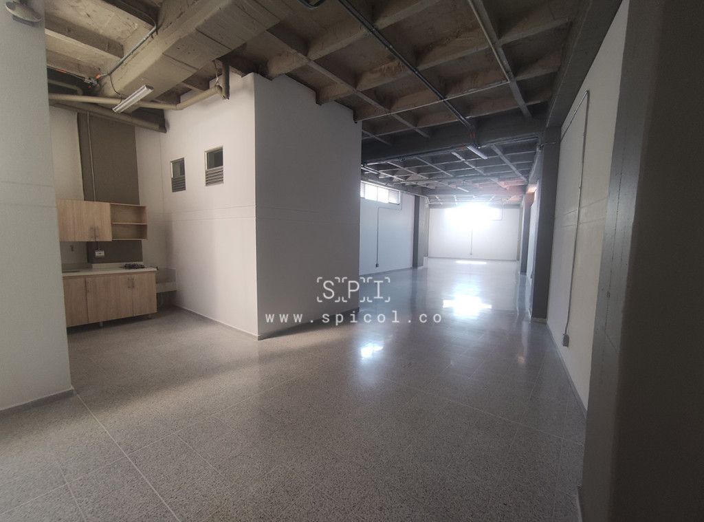 Bodega en arriendo Antioquia Medellín San Bernardo 185 m2 Habitaciones 0 Baños 2 Garajes 0 Precio $7500000