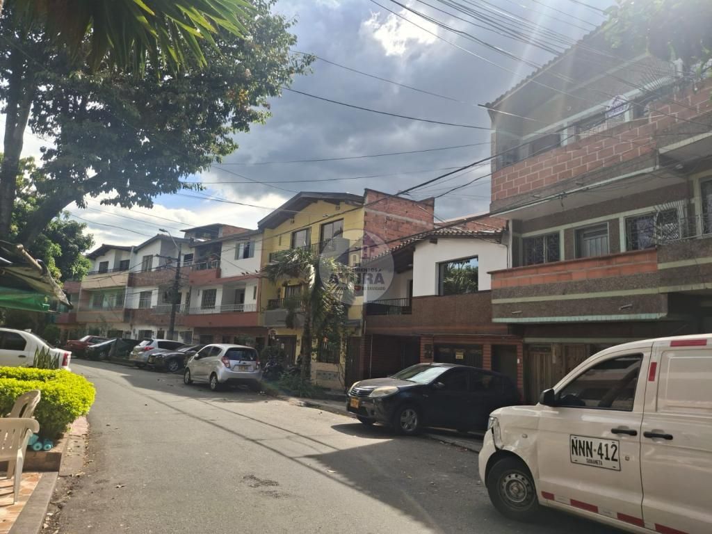 Apartamento en arriendo Antioquia Envigado Los Naranjos 30 m2 Habitaciones 1 Baños 1 Garajes 0 Precio $1500000