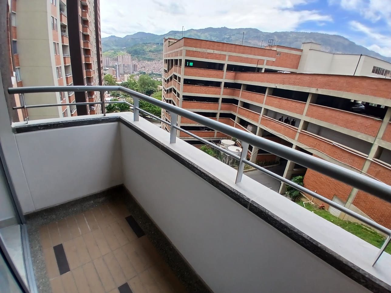 Apartamento en arriendo Antioquia Bello Urbanización Palmacía 60 m2 Habitaciones 3 Baños 2 Garajes 1 Precio $2300000