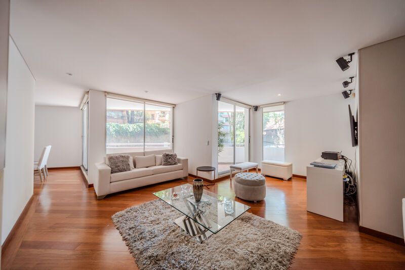 Apartamento en arriendo Cundinamarca Bogotá Los Rosales 157 m2 Habitaciones 3 Baños 3 Garajes 2 Precio $10858000