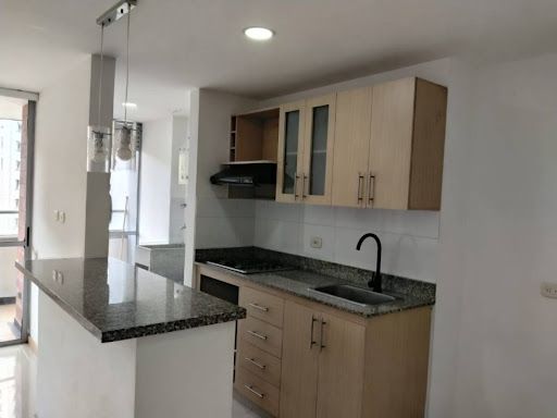 Apartamento en arriendo Antioquia Medellín Asomadera No2 71 m2 Habitaciones 3 Baños 2 Garajes 1 Precio $3500000