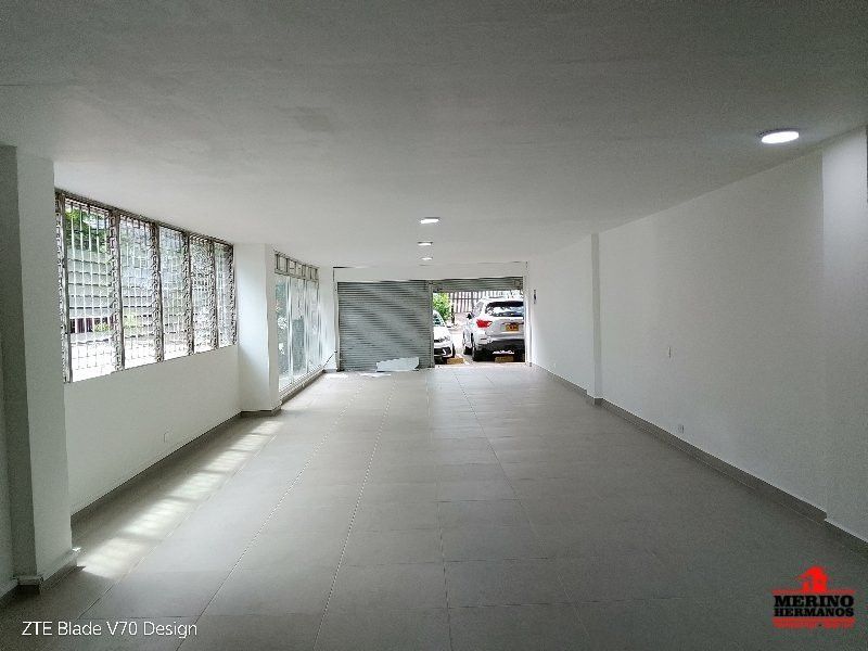Local en arriendo Antioquia Medellín Manila 96 m2 Habitaciones 0 Baños 2 Garajes 0 Precio $10500000