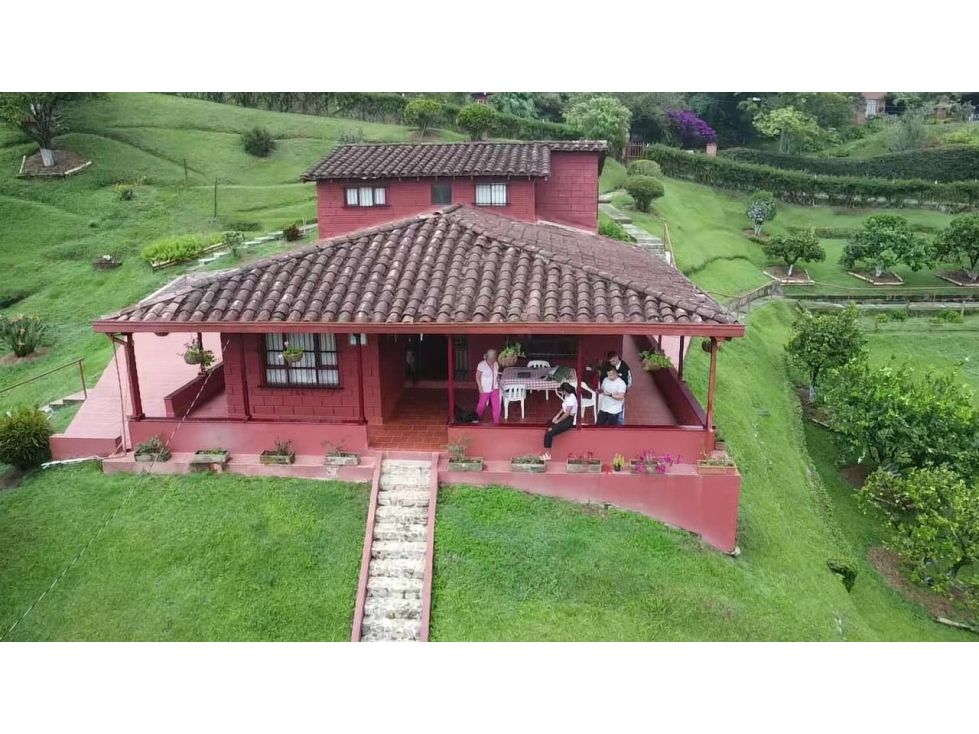 Finca en venta Antioquia Peñol Peñol 250 m2 Habitaciones 2 Baños 2 Garajes 8 Precio $2200000000