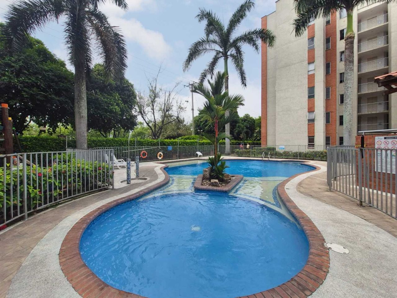 Apartamento en venta Valle Del Cauca Cali Los Portales - Nuevo Rey 82 m2 Habitaciones 3 Baños 2 Garajes 1 Precio $399000000