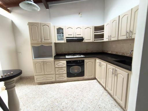 Apartamento en arriendo Antioquia Envigado Zona Centro 75 m2 Habitaciones 3 Baños 2 Garajes 1 Precio $2500000