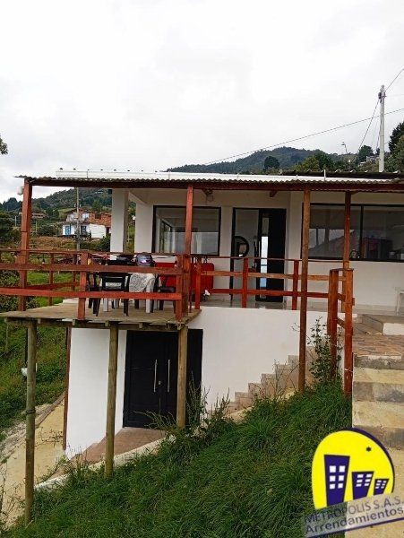 Apartamento en arriendo Antioquia Medellín Villanueva 100 m2 Habitaciones 3 Baños 2 Garajes 0 Precio $3700000