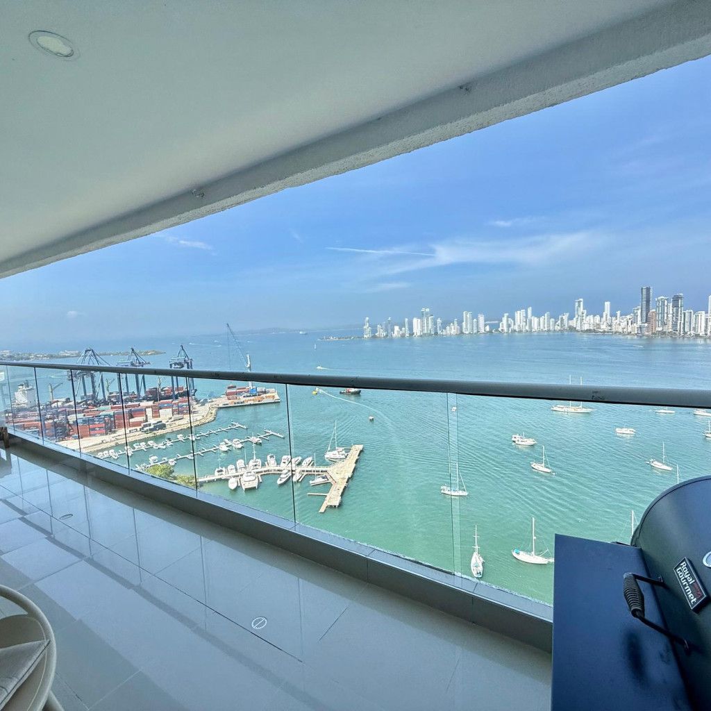 Apartamento en arriendo Bolívar Cartagena Manga 156 m2 Habitaciones 3 Baños 3 Garajes 1 Precio $8200000