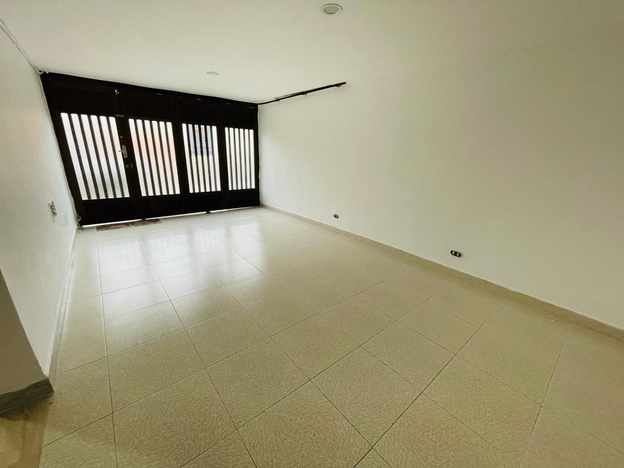 Casa en arriendo Antioquia Medellín La Gloria 140 m2 Habitaciones 4 Baños 2 Garajes 1 Precio $4000000