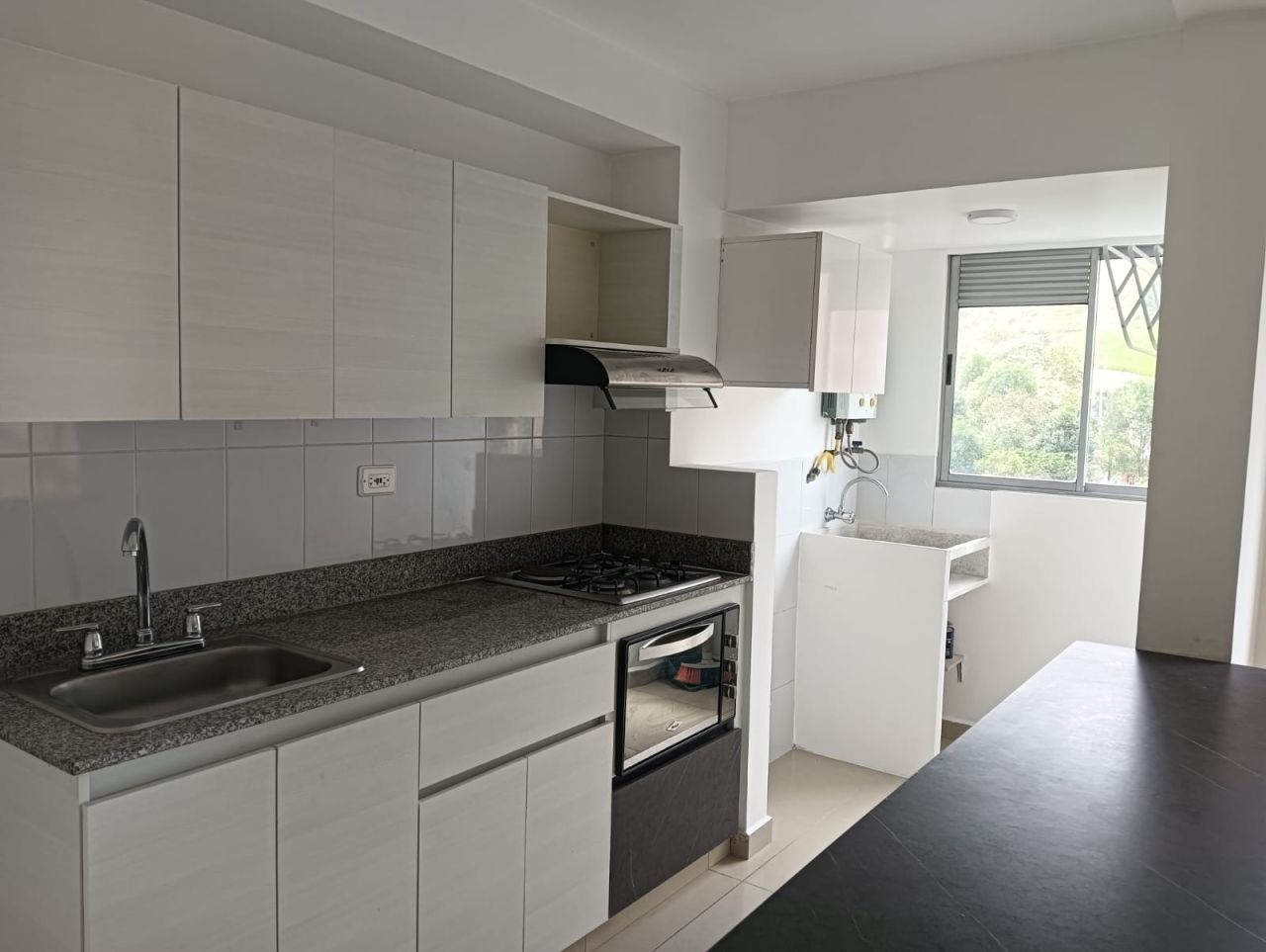Apartamento en arriendo Antioquia Medellín Santa Rosa De Lima 70 m2 Habitaciones 2 Baños 2 Garajes 1 Precio $2700000