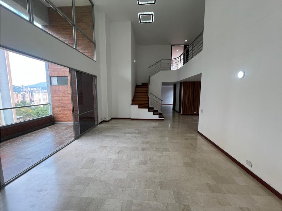 Apartamento en arriendo o venta Antioquia Medellín Zuñiga 246 m2 Habitaciones 3 Baños 3 Garajes 3 Precio venta $2400000000 Precio arriendo $13000000