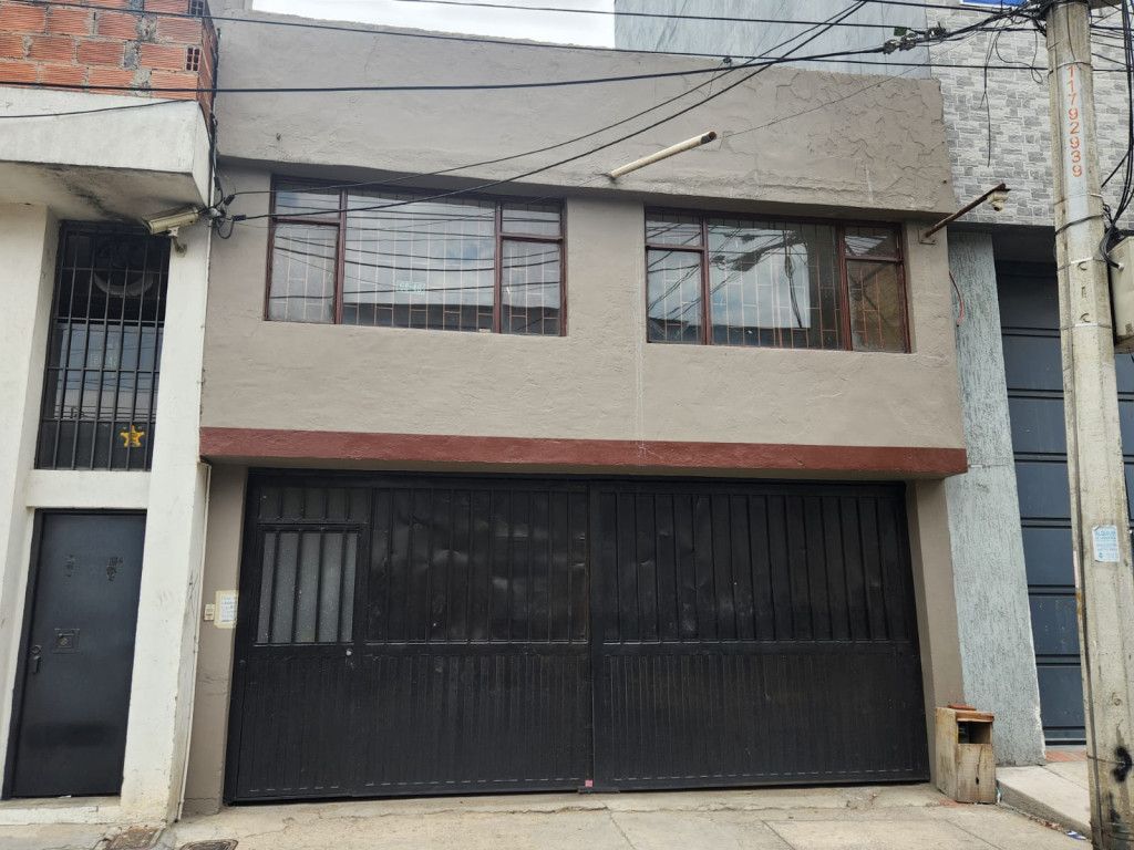 Casa en venta Cundinamarca Bogotá Ub Carvajal 300 m2 Habitaciones 1 Baños 4 Garajes 0 Precio $850000000