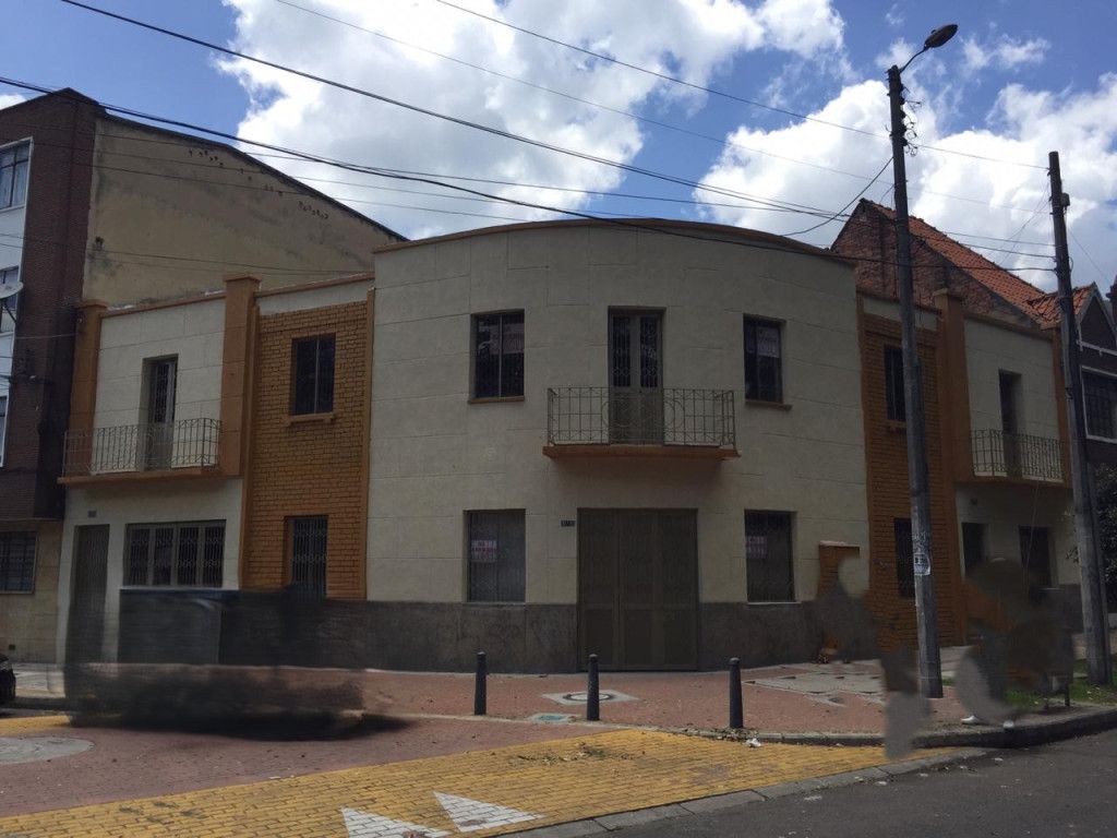 Casa en venta Cundinamarca Bogotá Santa Teresita 500 m2 Habitaciones 9 Baños 4 Garajes 1 Precio $1560000000
