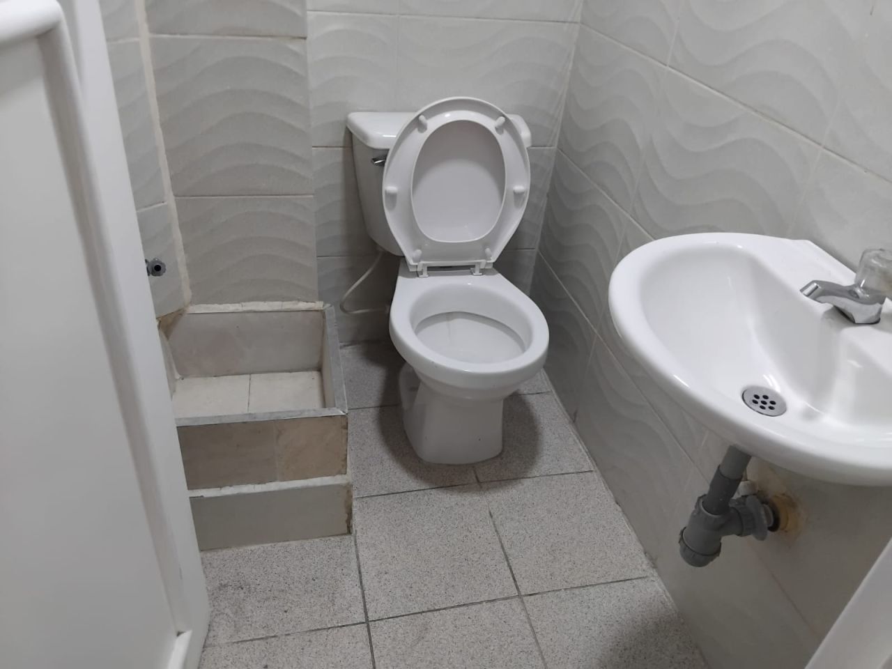 Local en arriendo Antioquia Medellín La Palma 105 m2 Habitaciones 0 Baños 1 Garajes 0 Precio $4500000
