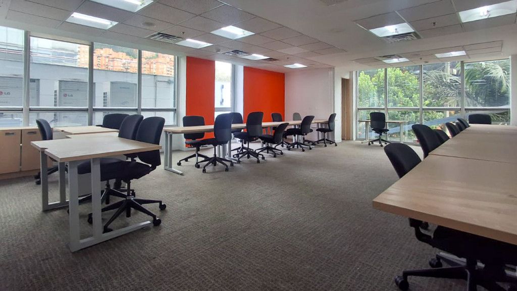 Edificio en arriendo Cundinamarca Bogotá Bella Suiza 4500 m2 Habitaciones 0 Baños 0 Garajes 0 Precio $532000000