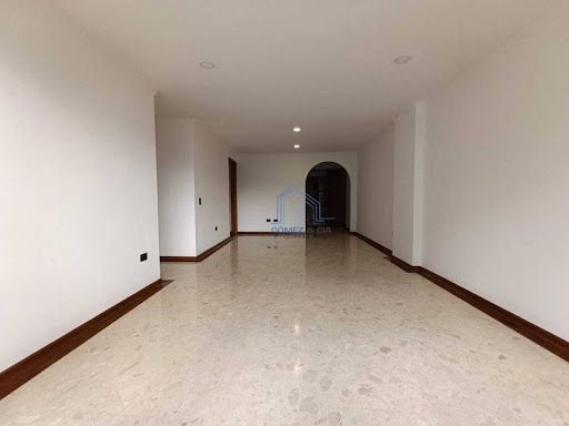 Apartamento en arriendo Antioquia Medellín La Linde 130 m2 Habitaciones 3 Baños 3 Garajes 1 Precio $5600000