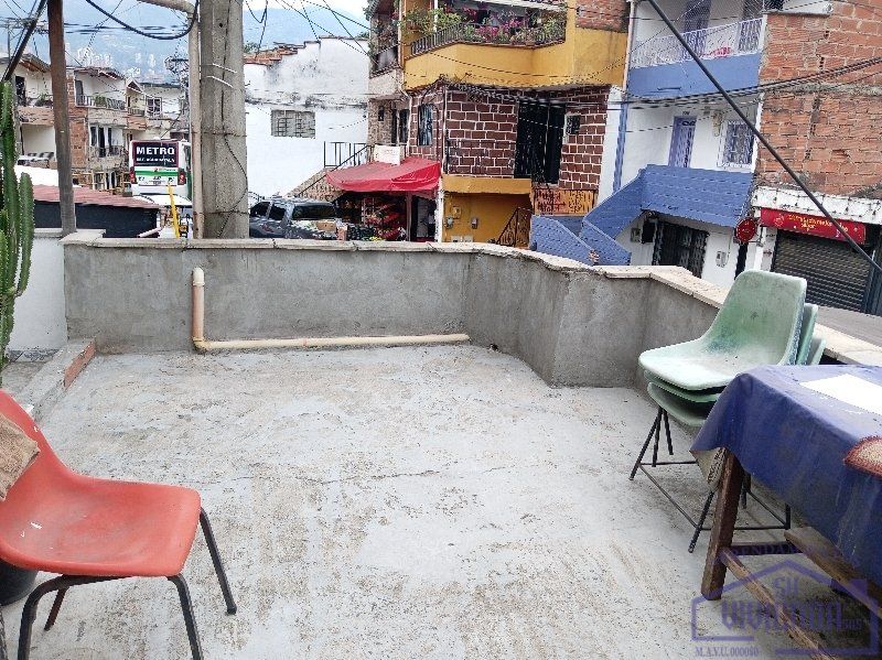 Apartaestudio en arriendo Antioquia Medellín La Colina 35 m2 Habitaciones 2 Baños 1 Garajes 0 Precio $1250000