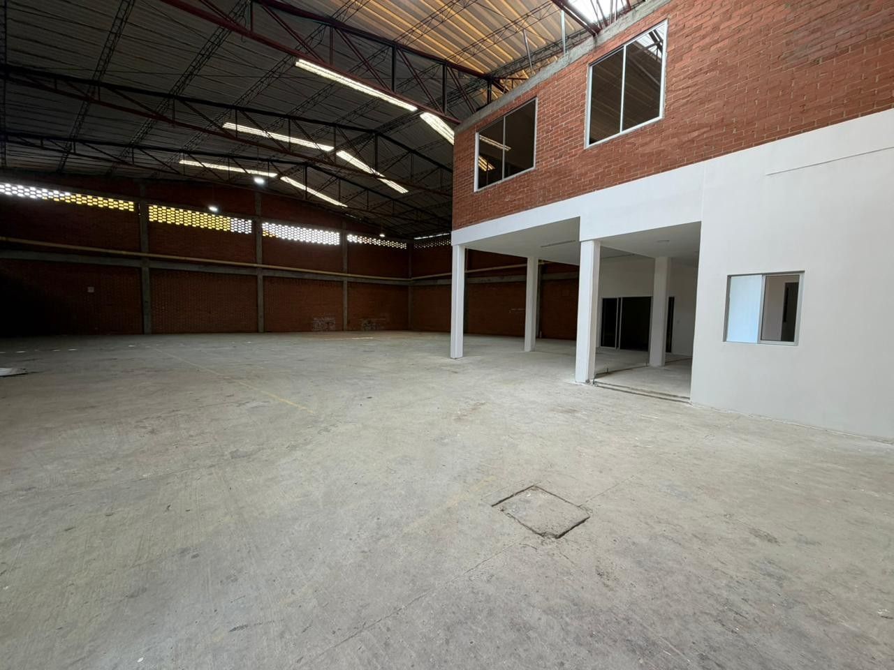 Bodega en venta Valle Del Cauca Yumbo Zona Industrial 772 m2 Habitaciones 0 Baños 2 Garajes 2 Precio $2200000000