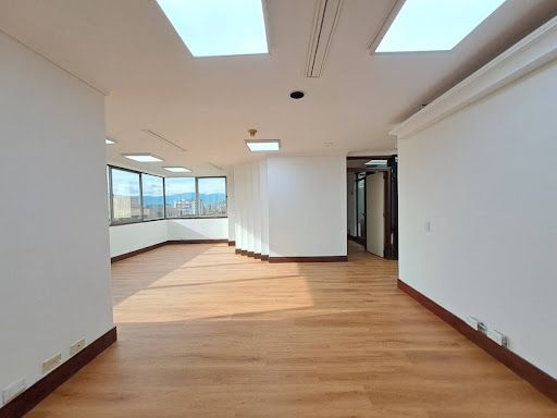 Oficina en arriendo Antioquia Medellín Alejandria 175 m2 Habitaciones 0 Baños 4 Garajes 4 Precio $18000000