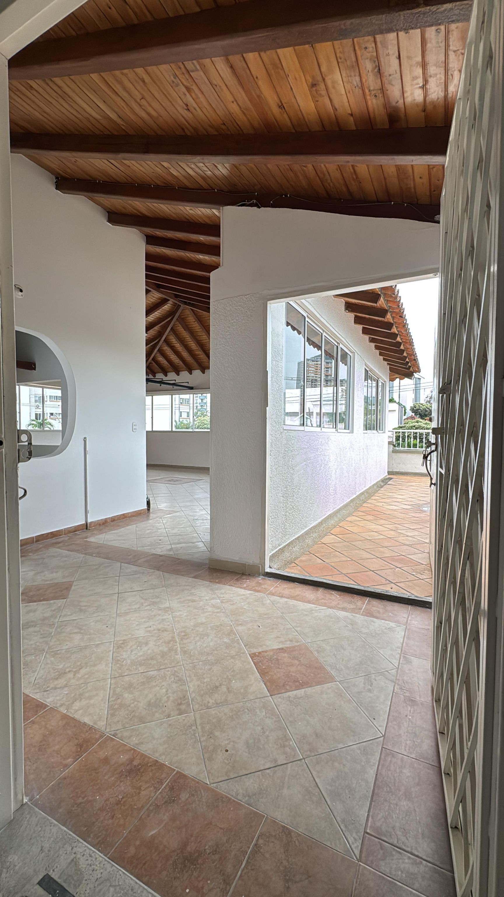 Apartamento en arriendo Santander Floridablanca Cr Torres De Cañaveral Et Ii 220 m2 Habitaciones 3 Baños 1 Garajes 0 Precio $4520000