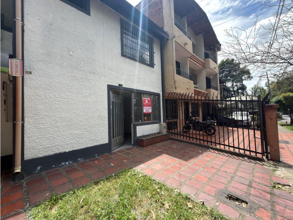 Casa en arriendo Antioquia Medellín Las Brisas 128 m2 Habitaciones 4 Baños 2 Garajes 0 Precio $3900000