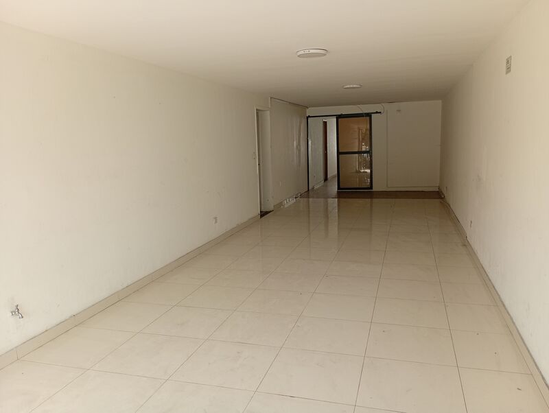 Casa en venta Cundinamarca Bogotá La Cabaña 450 m2 Habitaciones 7 Baños 5 Garajes 2 Precio $1950000000