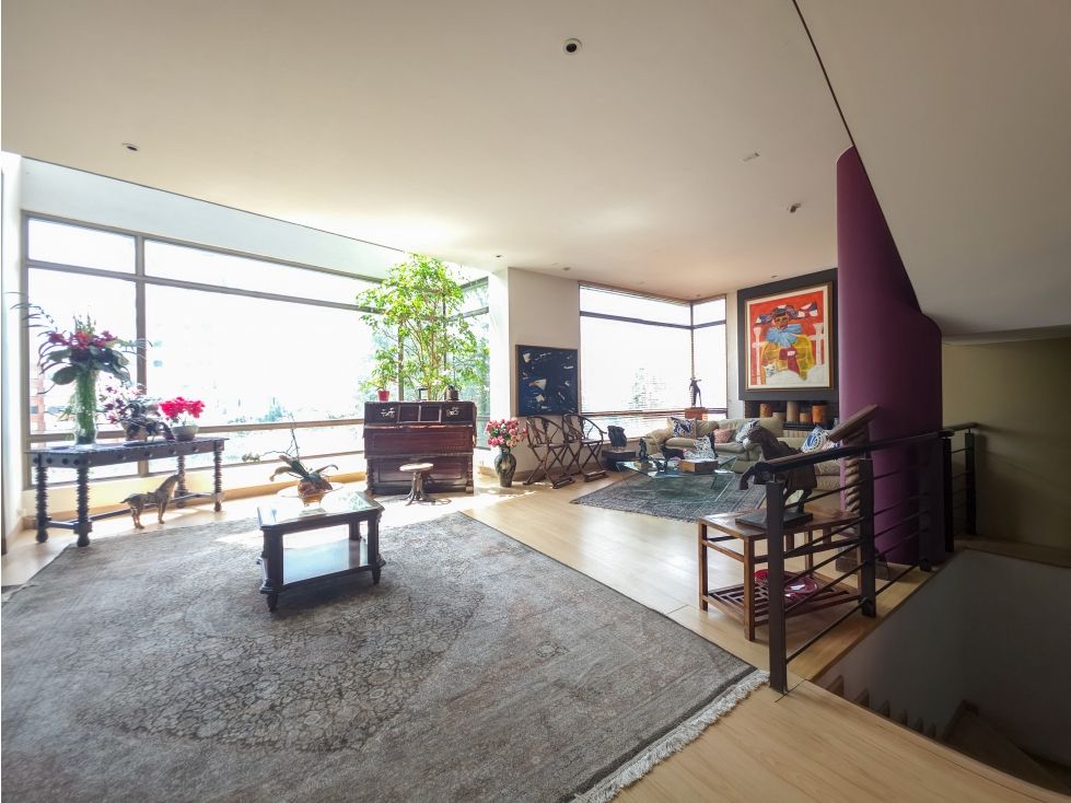 Casa en venta Cundinamarca Bogotá Los Rosales 360 m2 Habitaciones 3 Baños 5 Garajes 4 Precio $4000000000